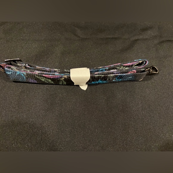 Lug Floral Compass Crossbody - Picture 12 of 14